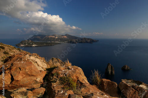 Vulcano mit Vulcanello, Von Lipari aus gesehen, Liparische Inseln, Sizilien, Italien, < english> Vulcano, Eolic Islands, Sicily, Italy