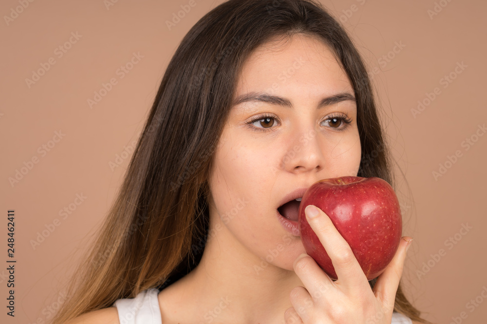girl with an apple