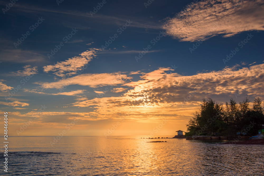 Obraz premium Twilight timber beach Northern Light Twilight