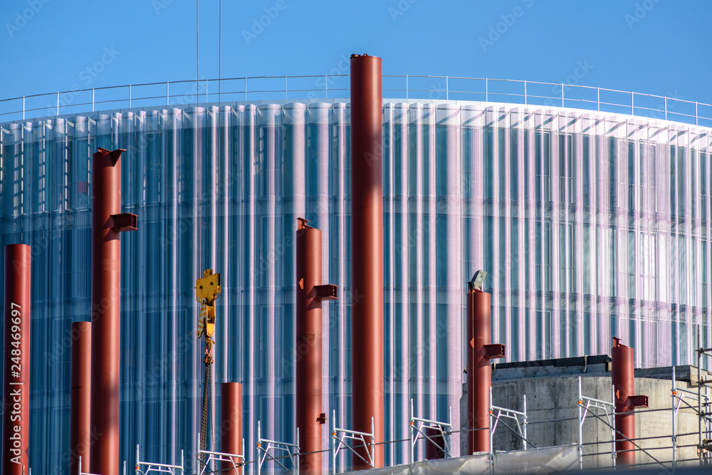 Obraz premium Cantiere di costruzione edilizia con gru