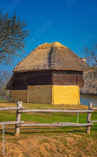 Traditional countryside hou...