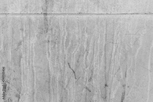 mur en béton gris avec motif en surface