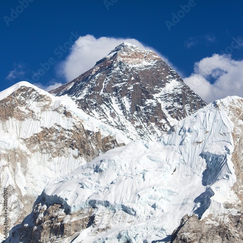 mount Everest Nepal Himalayas mountains © Daniel Prudek