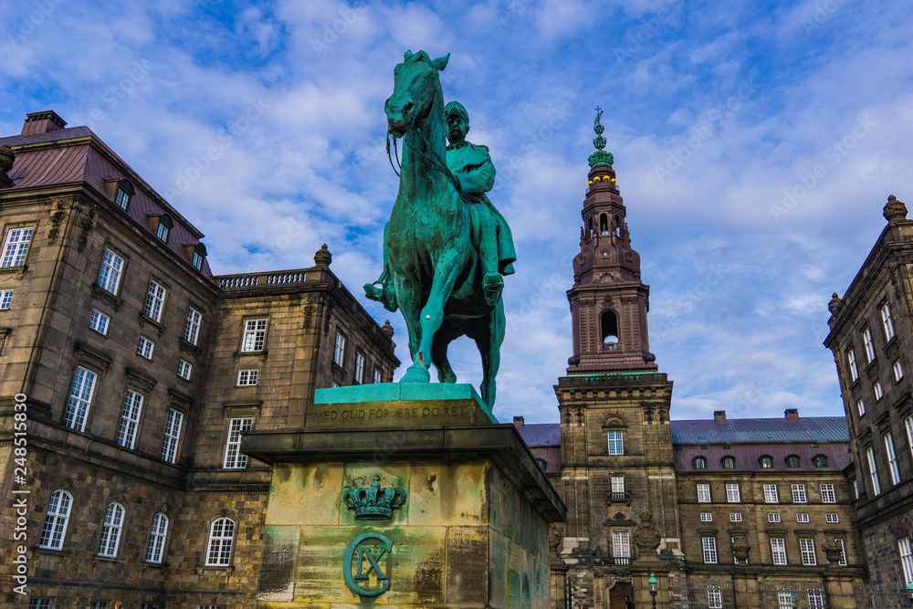 Fototapeta premium Copenhagen Statue