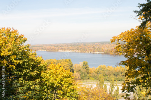 Fototapeta Naklejka Na Ścianę i Meble -  View of the Dnieper River in autumn, Kaniv, Ukraine, Tarasova Hill (Chernecha Hora) 