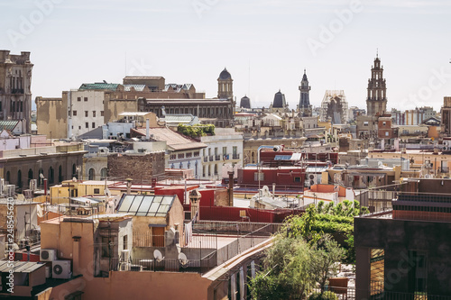 Barcelone vue d'en haut, vue sur les toits de Barcelone © PicsArt