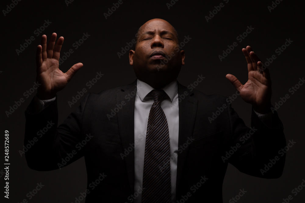 Photo African American Christian Man Praying and Seeking Guidance from ...