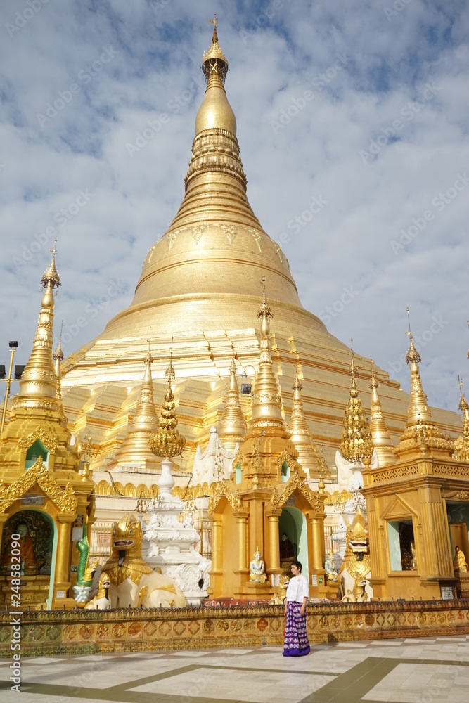 Naklejka premium Pagode Schwedagon Yangoon Myanmar