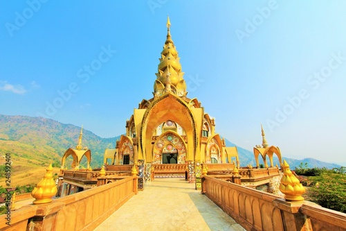 temple in thailand © goodgold99