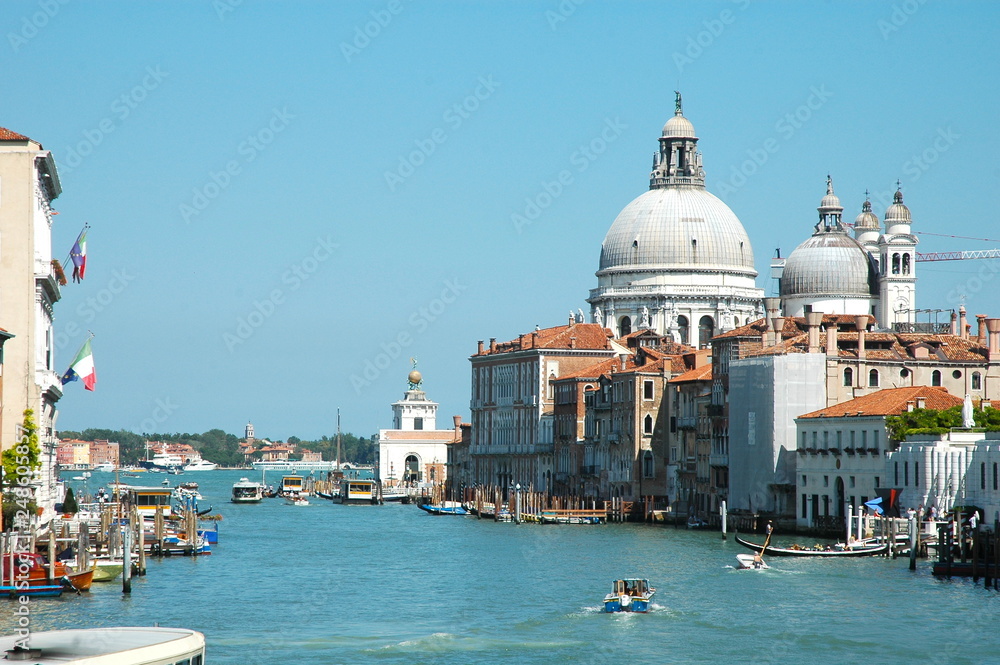 Vista di Canal Grande e della Basilica di Santa Maria della Salute, Venezia, Italia