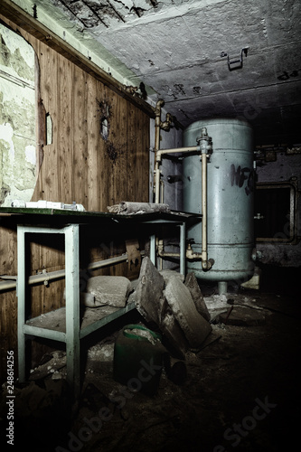 abandoned factory © coffeinlix 