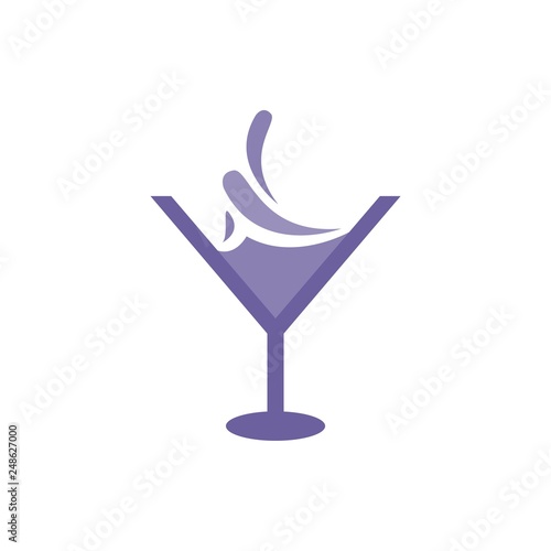 Cocktail glass icon