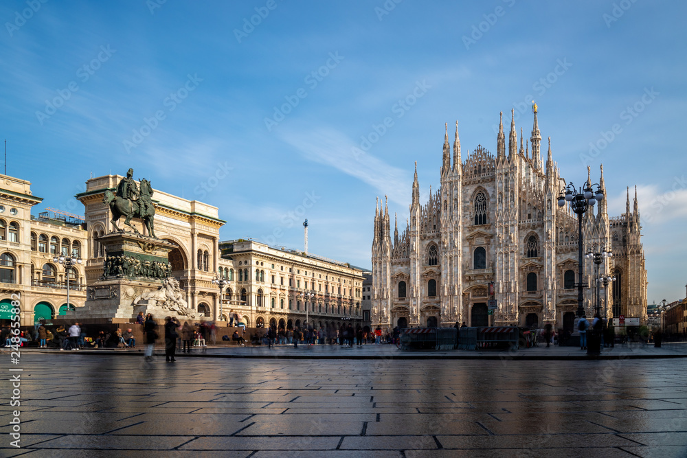 Fototapeta premium Milan Cathedral in Piazza Duomo Square on a sunny morning. Milan, Italy