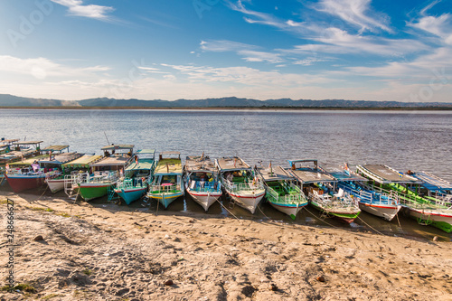 Boote am Irrawaddy photo