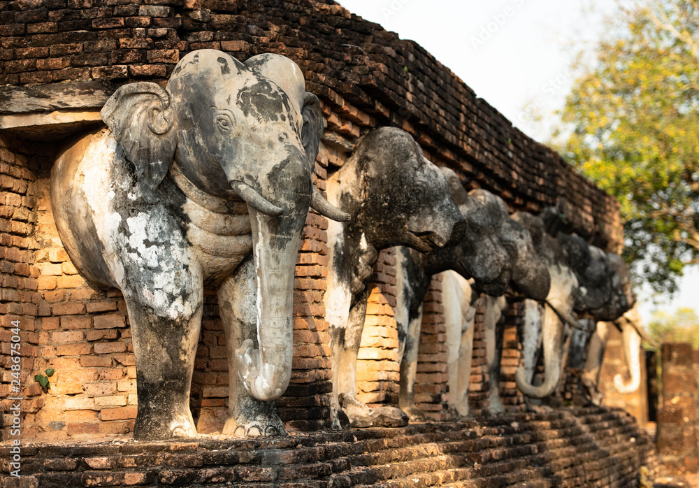 Fototapeta premium Wat Chang lom outside the old city in Sukhothai Thailand