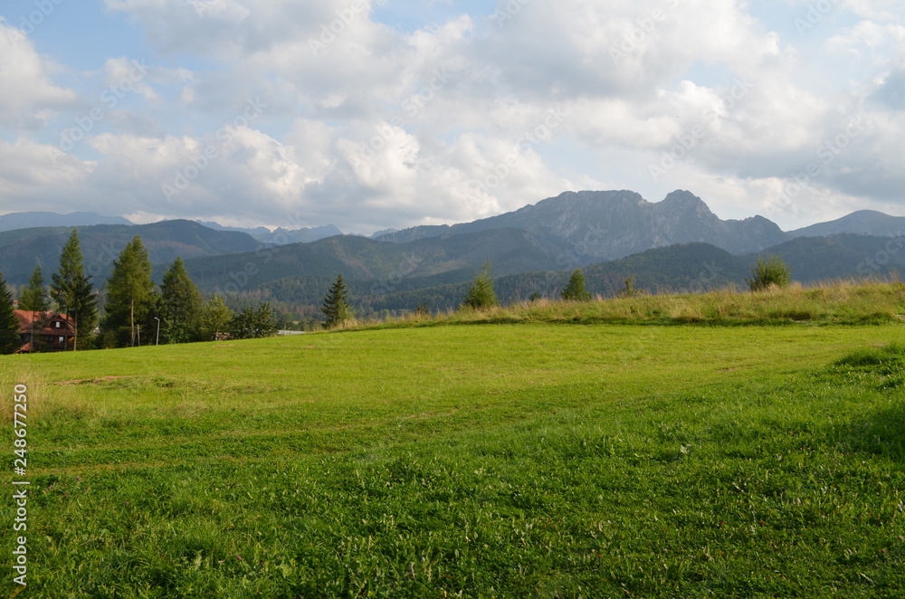 Tatry, widok na masyw Giewontu z Butorowego Wierchu Tatry, widok na masyw Giewontu z Butorowego Wierchu