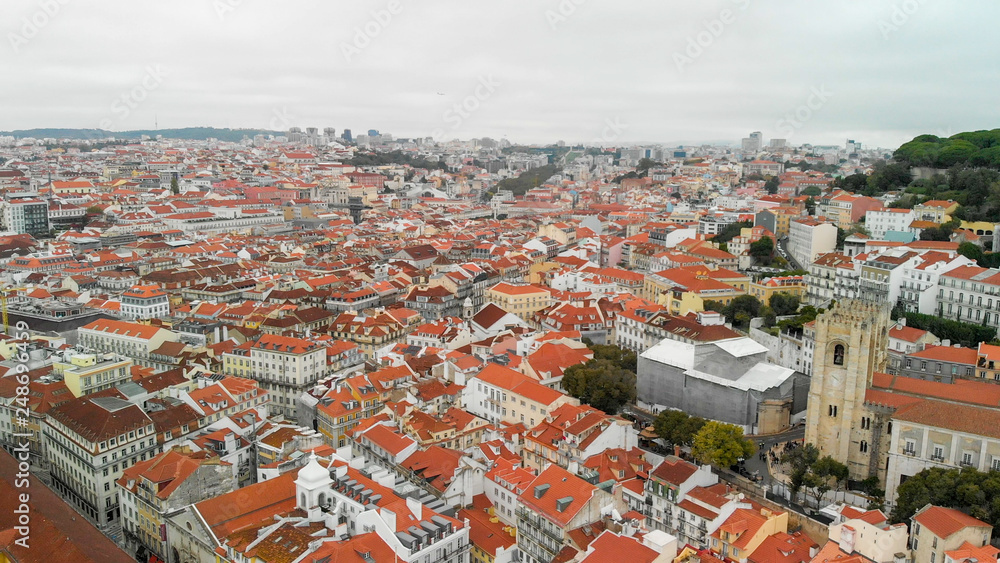 Obraz premium Aerial view of Lisbon in autumn, Portugal