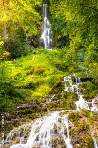 Bad Uracher Wasserfall im Herbst