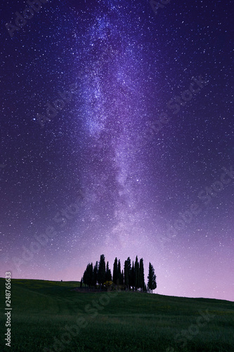 Obraz na płótnie Milky Way Galaxy and Tuscany landscape w salonie