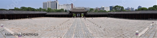Myeongjeongmun Gate of Palace Changgyeonggung in Seoul, Korea © Hannizhong