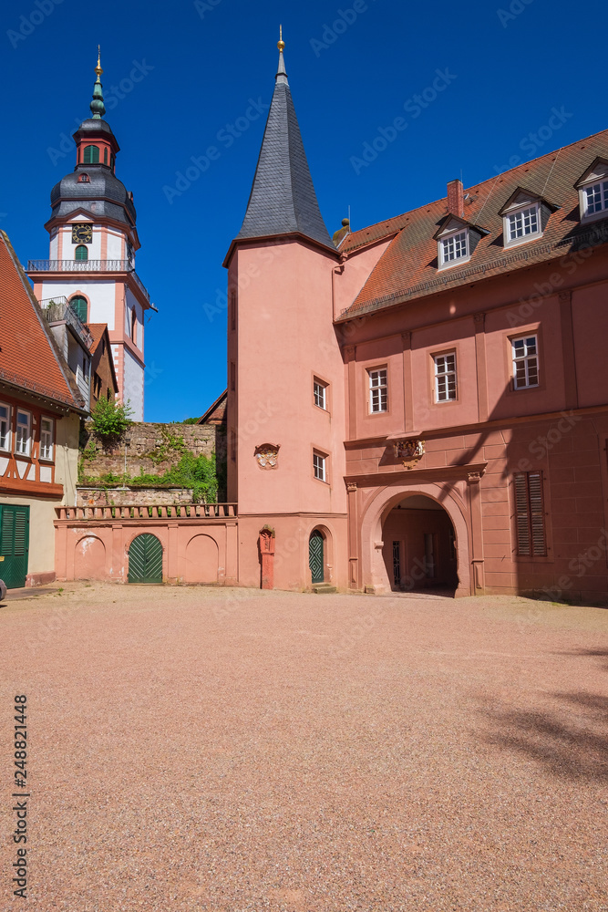 Die Stadtkirche und das Schloss von Erbach im Odenwald