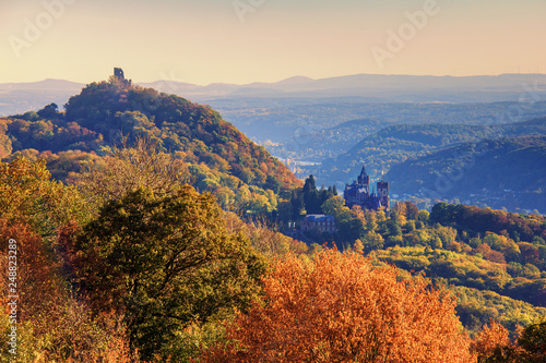 Der Drachenfels im Siebengebirge im Herbst, Deutschland photo