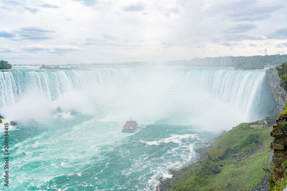 Close up of the beautiful Horseshoe Fall with ship nearby