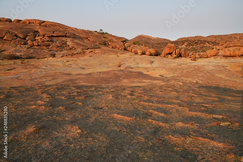 Landschaft im Erongo Gebirge auf Ameib in Namibia