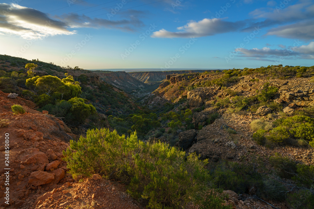 Obraz premium hiking at charles knife canyon, western australia 15