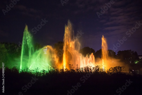 Fotografija Light and water show on Fountain in the Night, Planten un Blomen, Hamburg, Germa