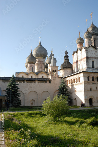 HISTORY AND ARCHITECTURE The Kremlin of Rostow Velikij RUSSIA