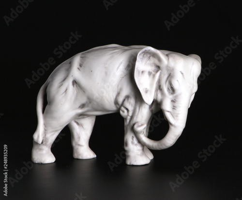 Statuette elephant XIX century  roasting on a biscuit .