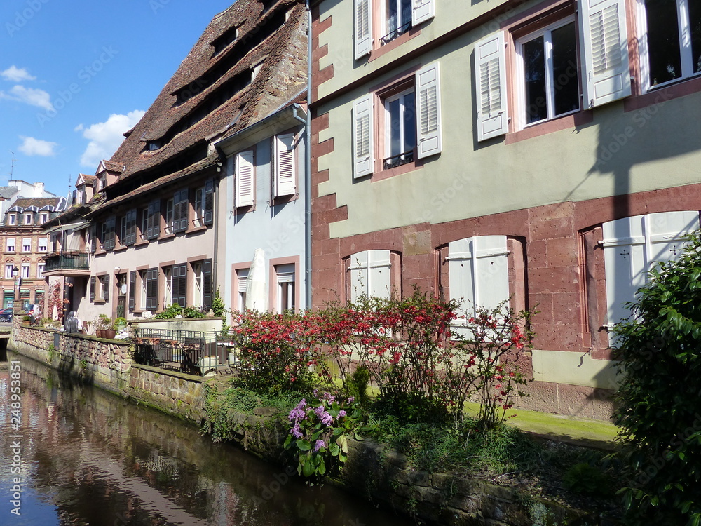 Häuser mit Maison du sel an der Lauter in Wissembourg / Elsass