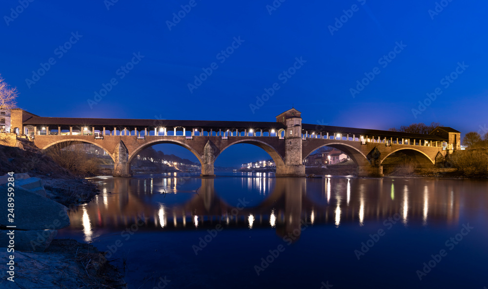 Fototapeta premium pavia ponte coperto