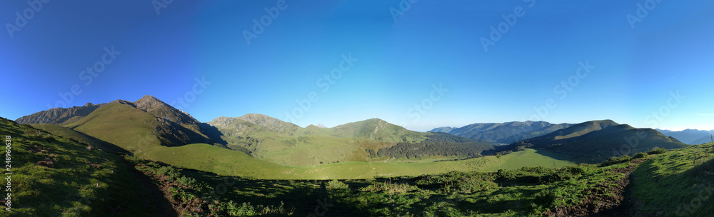 Randonnée dans les Pyrénées Randonnée dans les Pyrénées