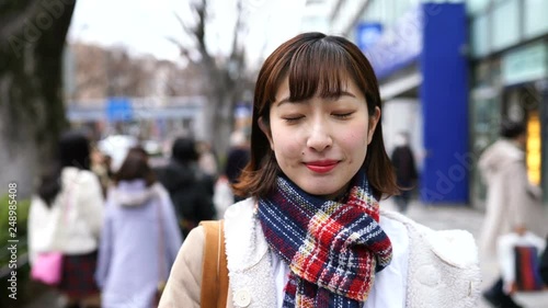 Wallpaper Mural 女性　東京　原宿　イメージ Torontodigital.ca