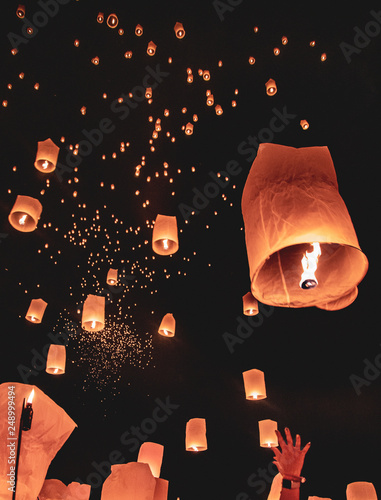 Mass Yee Peng Lantern Release, Chiang Mai, Thailand photo