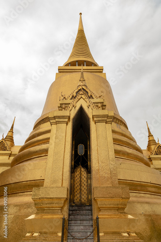 Phra Si Rattana Chedi stupa from steps