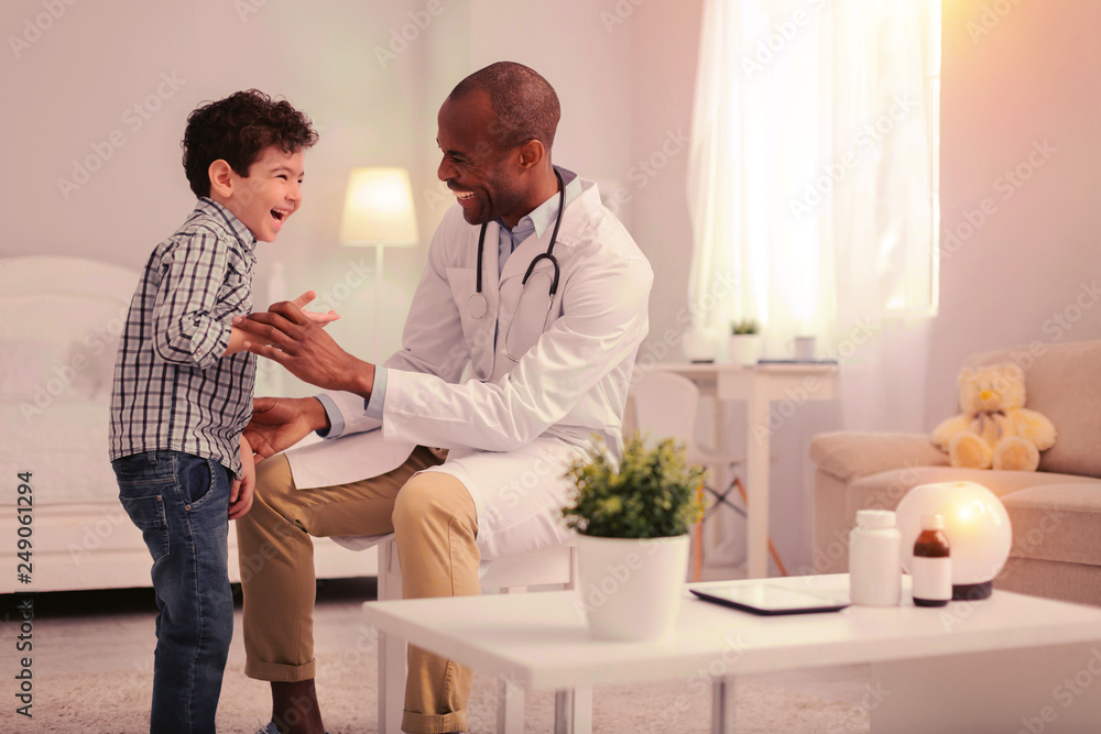 Getting acquainted with the doctor by playing Getting acquainted with the doctor by playing