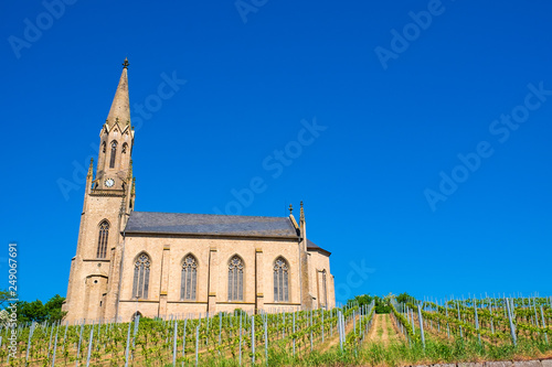 Die B ergkirche in Waldböckelheim im Hunsrück