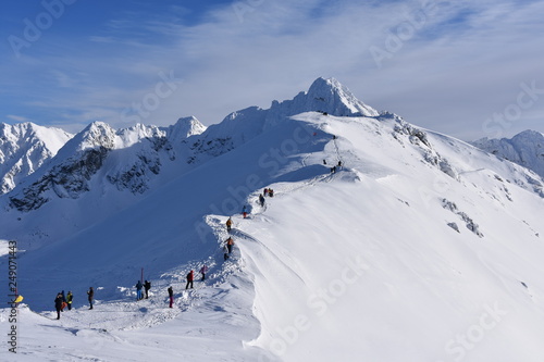 turysci w Tatrach Tatry Tatrzański Park Narodowy zima TPN Góry Świnica