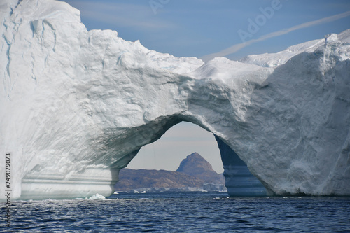 Tor im Eisberg