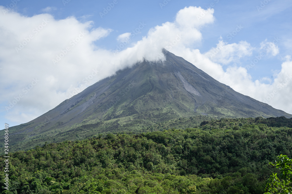 Volcan Arenlal