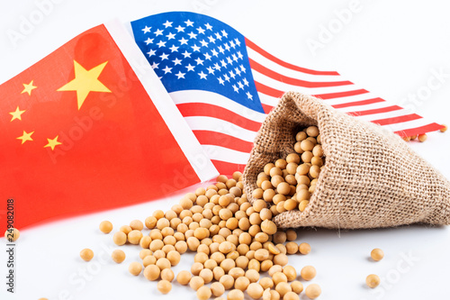 Photography Sino-US trade war and soybean import and export price quotes