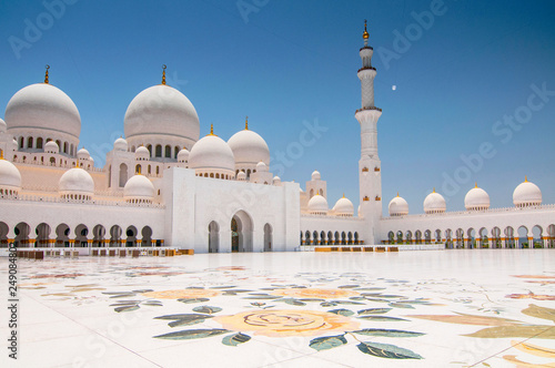 Fotografija Sheikh Zayed Grand Mosque in Abu Dhabi, the capital city of United Arab Emirates