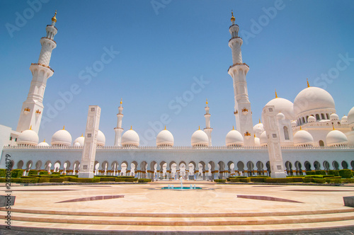Fotografie Sheikh Zayed Grand Mosque in Abu Dhabi, the capital city of United Arab Emirates