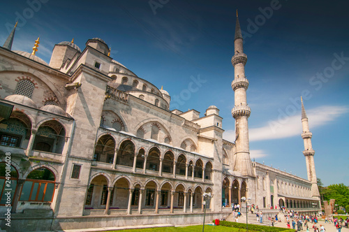 View of the Blue Mosque (Sultanahmet Camii) in Istanbul, Turkey.