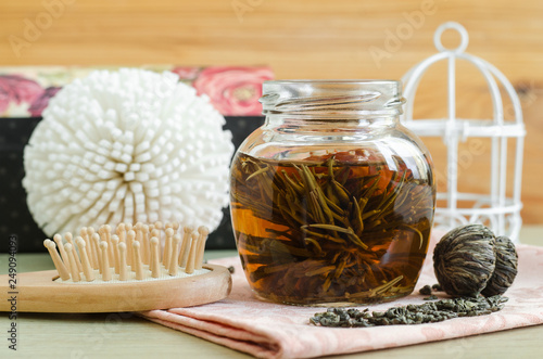 Fotografie Homemade green tea face toner/hair rinse