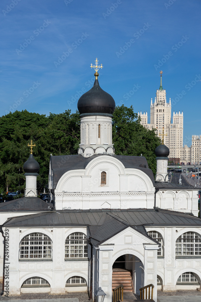 Obraz premium The Church of the Conception of Anna's righteousness in the park Zaryadye on Kotelnicheskaya Embankment, Moscow, Russia.