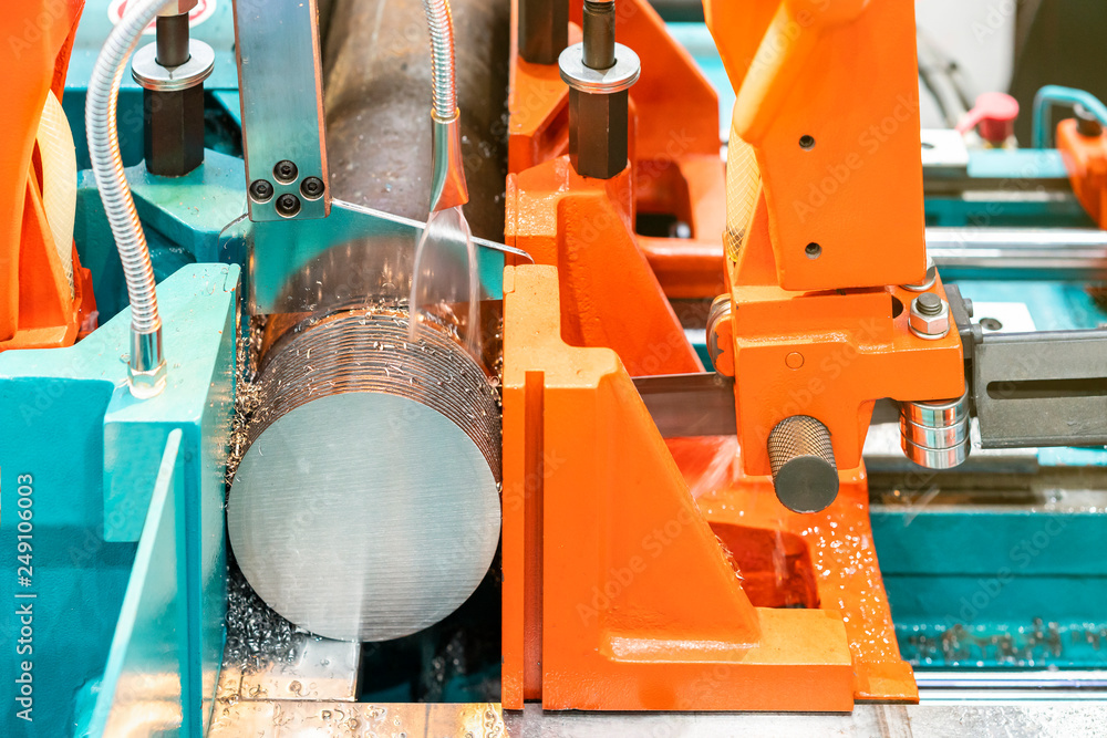 Round shaft steel is being cutting by automatic continuous and high